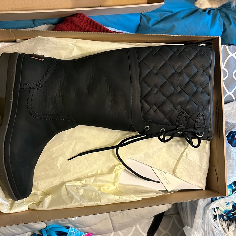 UGG Elsa Deco Quilt boots black NIB size 8.5